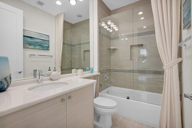 Building Photo - 17112 Aquavera Way