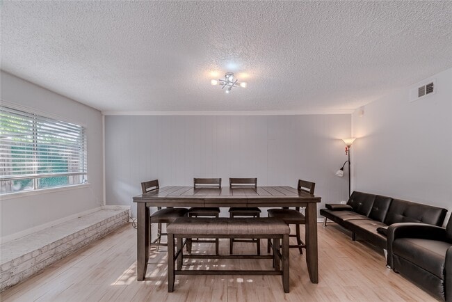 Building Photo - 14228 Misty Meadow Ln