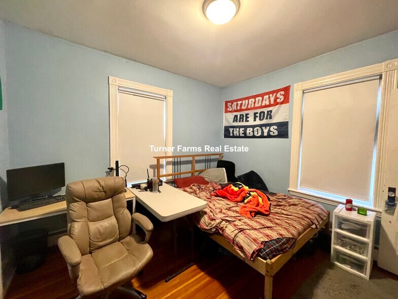 Building Photo - 12 Bucknam St