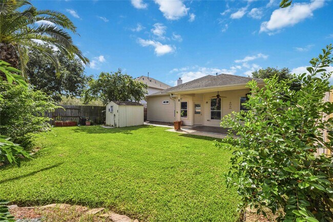 Building Photo - 1029 Riverwood Dr