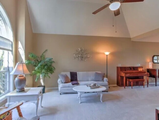 Building Photo - 4009 E 88th St