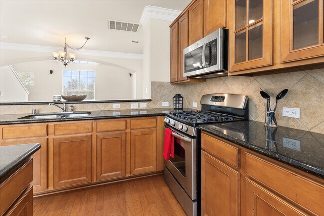 Building Photo - 3334 Clearview Villa Way