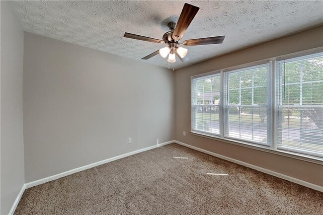 Building Photo - 1311 Bustling Ln SW