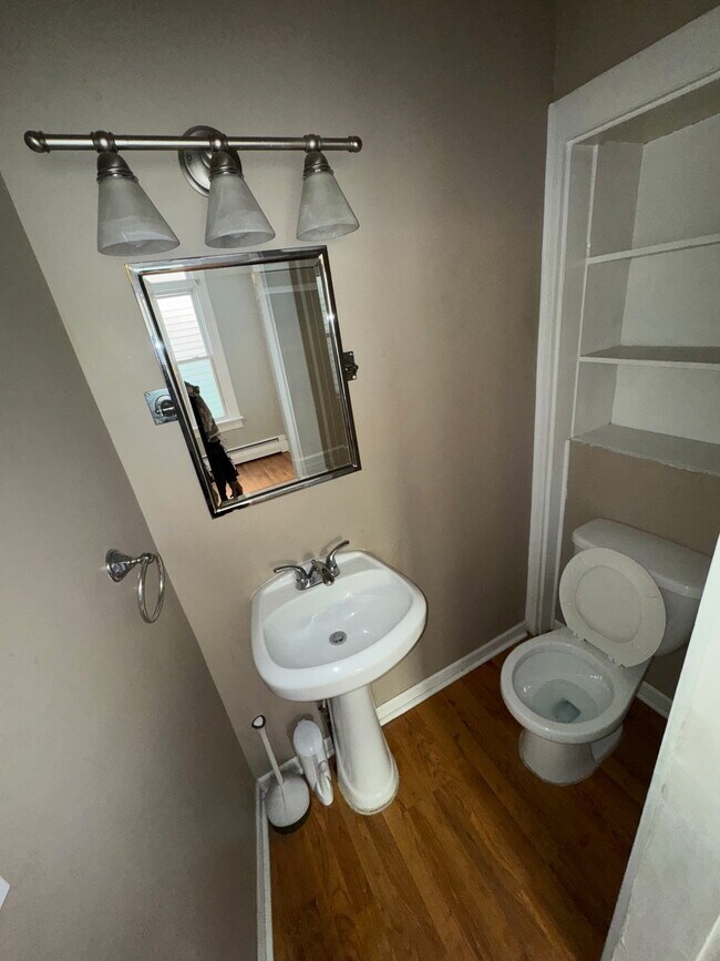 Building Photo - 1041 Dreher Ave