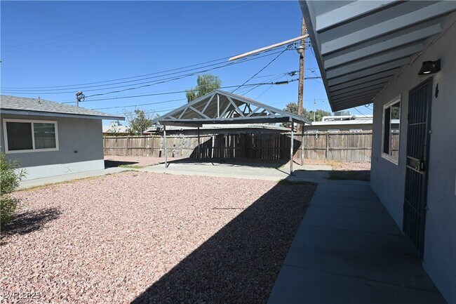 Building Photo - 2508 N McCarran St