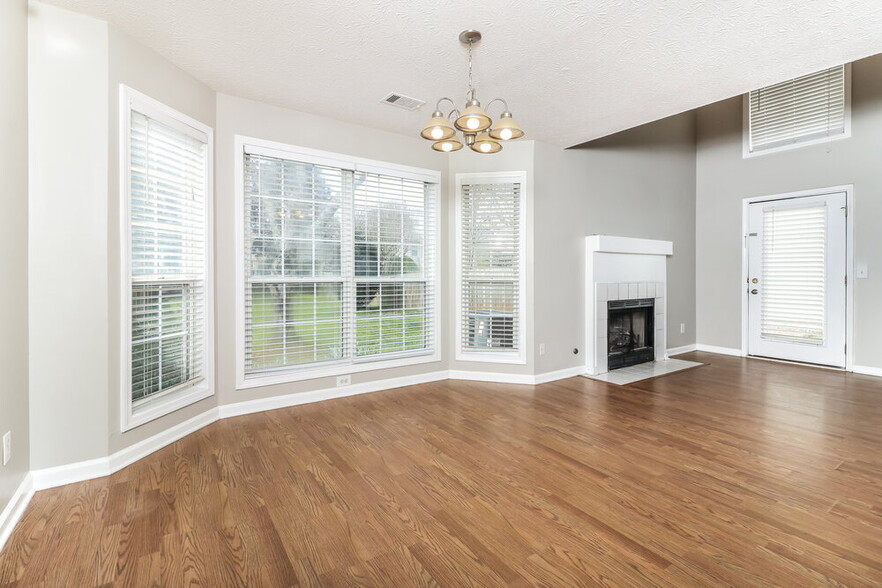 Building Photo - 13477 Aventide Ln