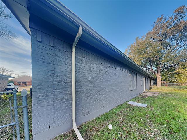 Building Photo - 628 E Renfro St