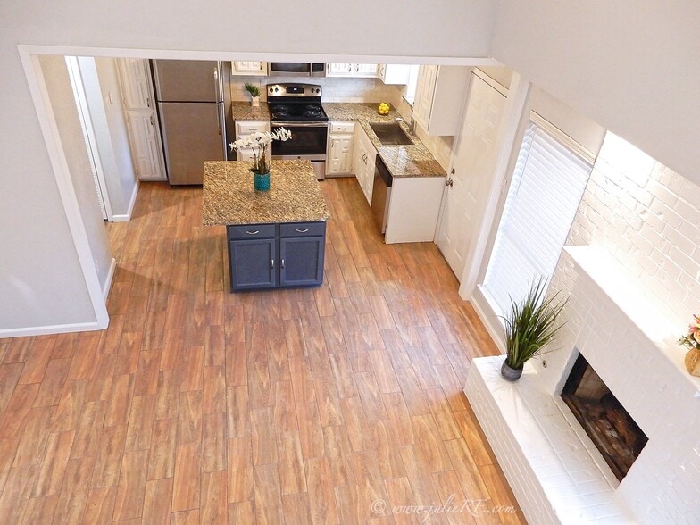 Building Photo - 3636 Country Club Dr W