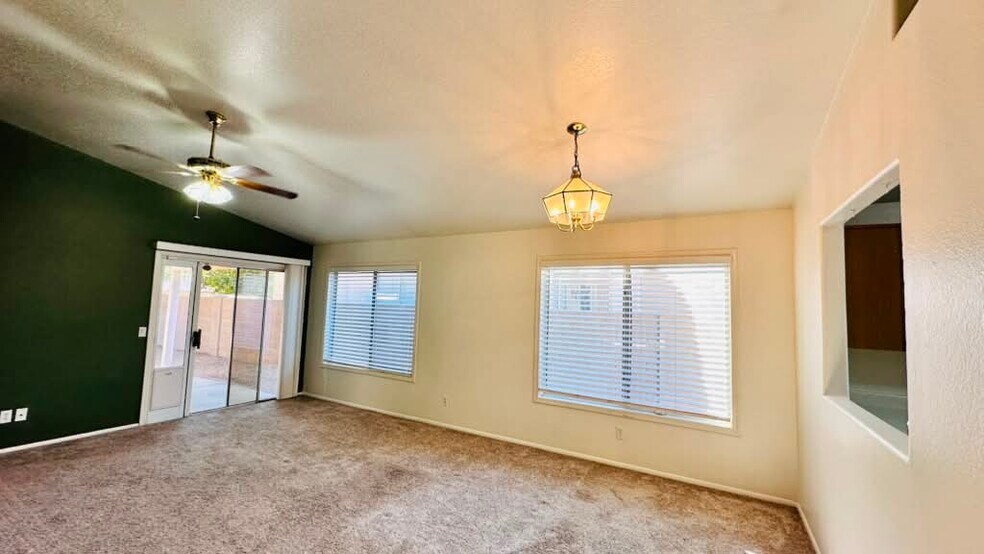 Building Photo - 4826 W Ponderosa Ln