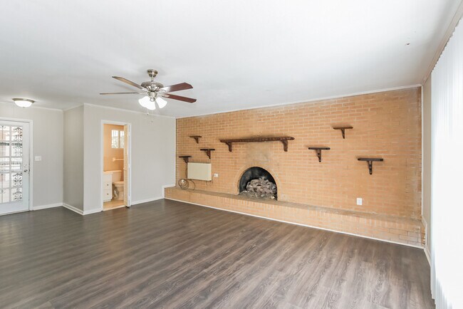 Building Photo - Split Level 4 Bedroom Home in Augusta, GA