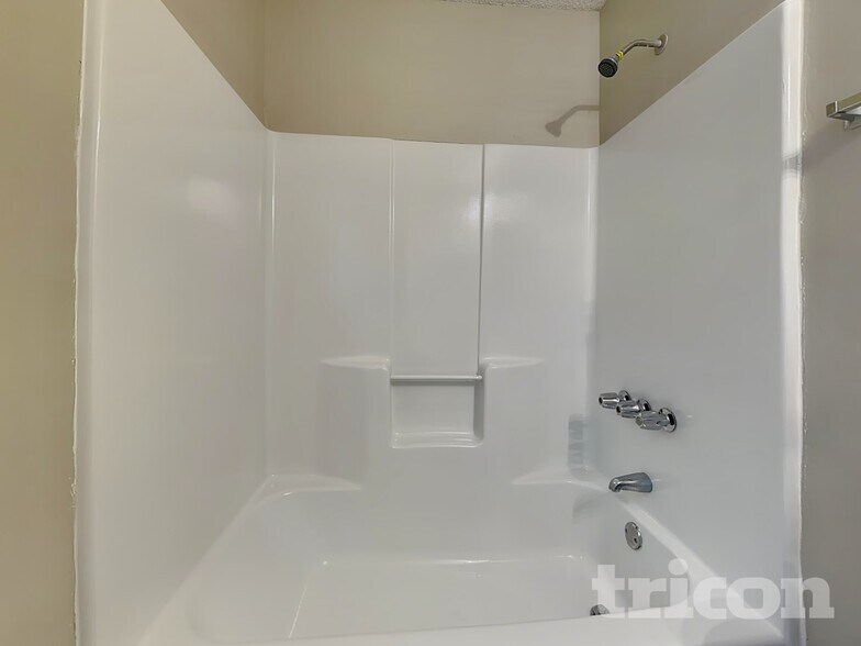 Building Photo - 48 Sumer Ln S