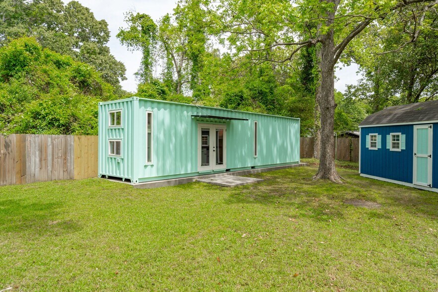 Building Photo - 14 Paula Dr