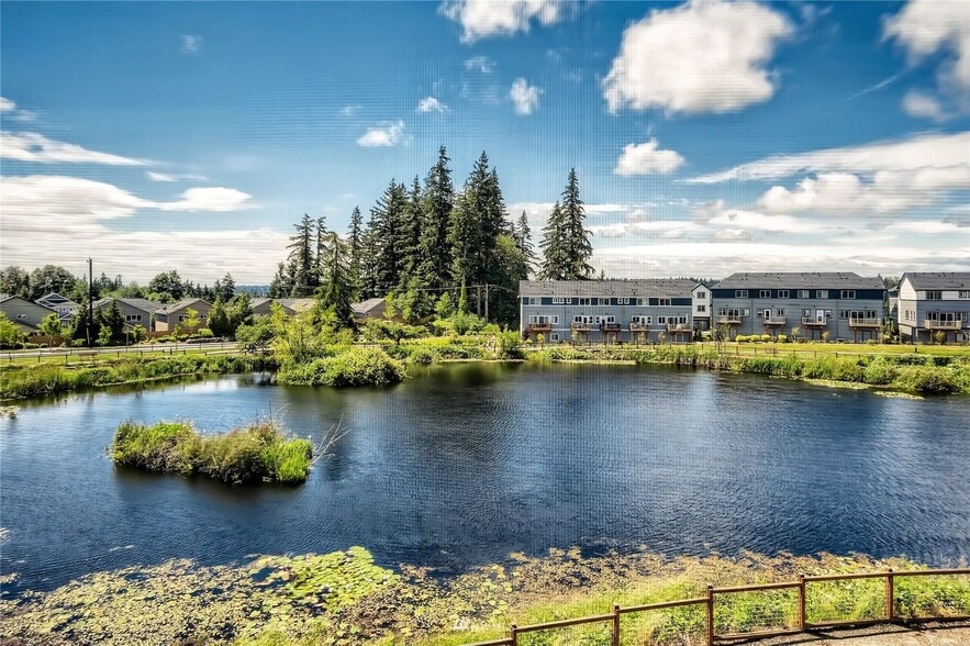 Stress buster trail for quick walks within community - 1621 Seattle Hill Rd