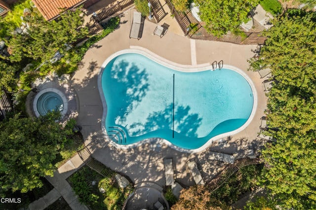 Building Photo - 21931 Burbank Blvd