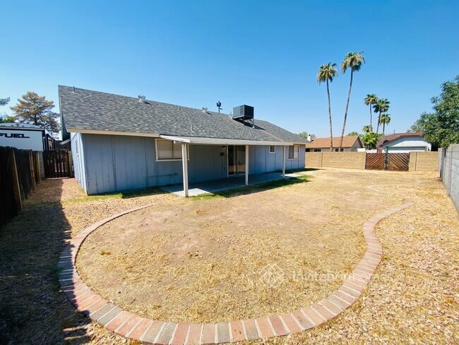 Building Photo - 1109 N Alder Ct
