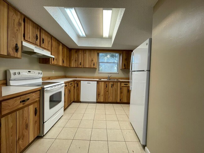 Building Photo - Townhome in Ormond Beach