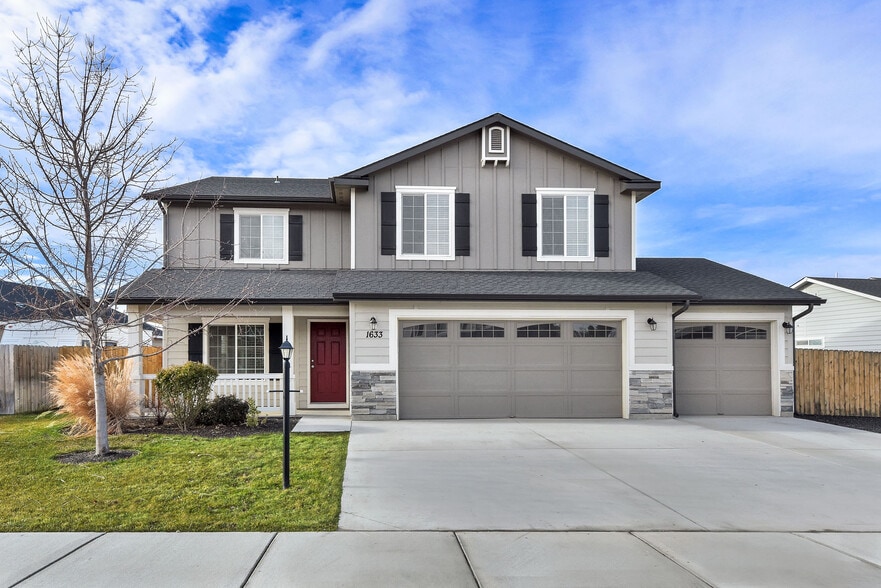 Building Photo - 1633 Placerville St