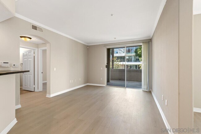 Building Photo - 9253 Regents Rd