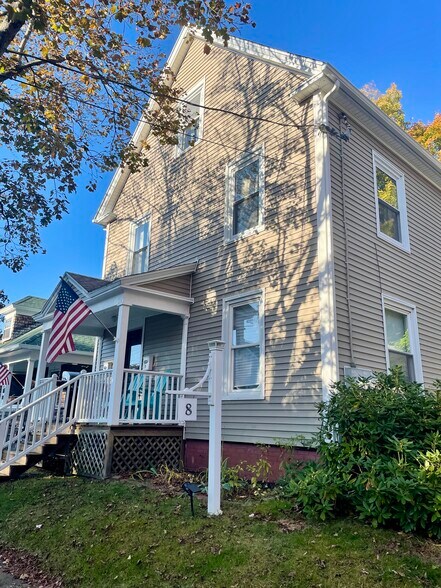 Building Photo - 8 Harris St