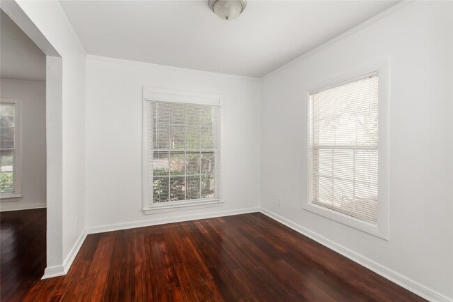 Building Photo - 7414 Robin Rd