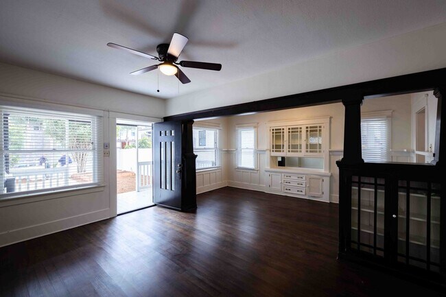 Building Photo - Georgia Street