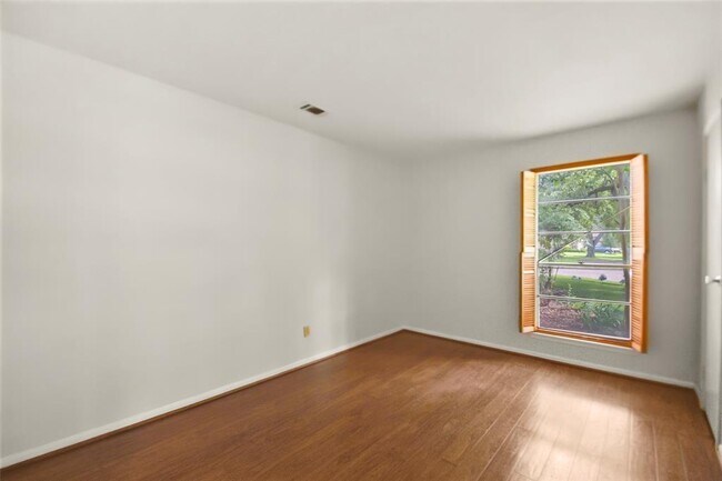 Building Photo - 3607 Cedar Gardens Dr
