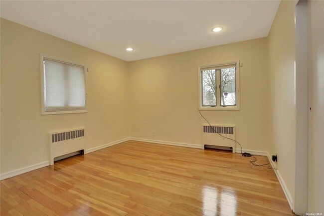 Building Photo - 260 Oak Ridge Ln