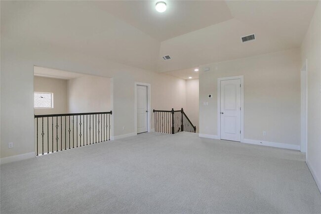 Building Photo - 3009 Silvergrass Cv