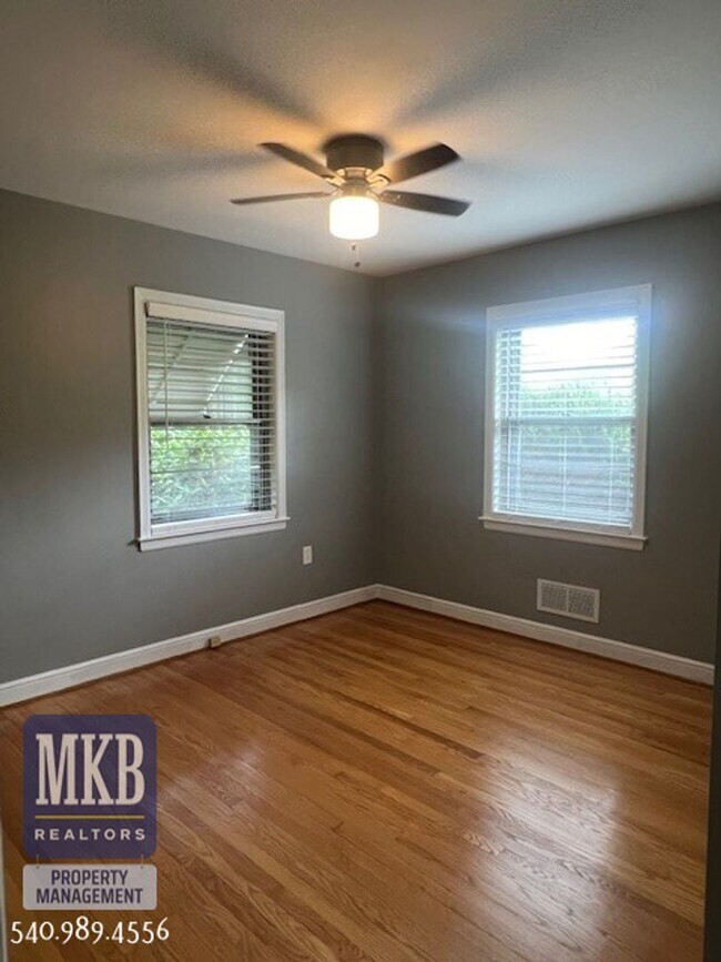 Building Photo - 2-Possibly 3 Bedroom completly remodeled home in Clearbrook