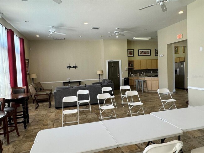 Building Photo - 1101 Vintage Village Ln