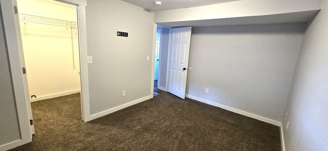 Building Photo - 2 Bedroom 1.5 Bathroom 1 Car Garage For Rent