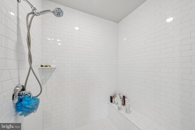 Building Photo - 101 Milvian Wy SE