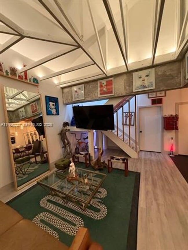 Building Photo - 455 NW 19th Ln