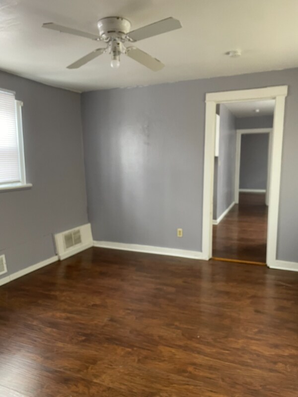 Building Photo - 115 Sycamore St