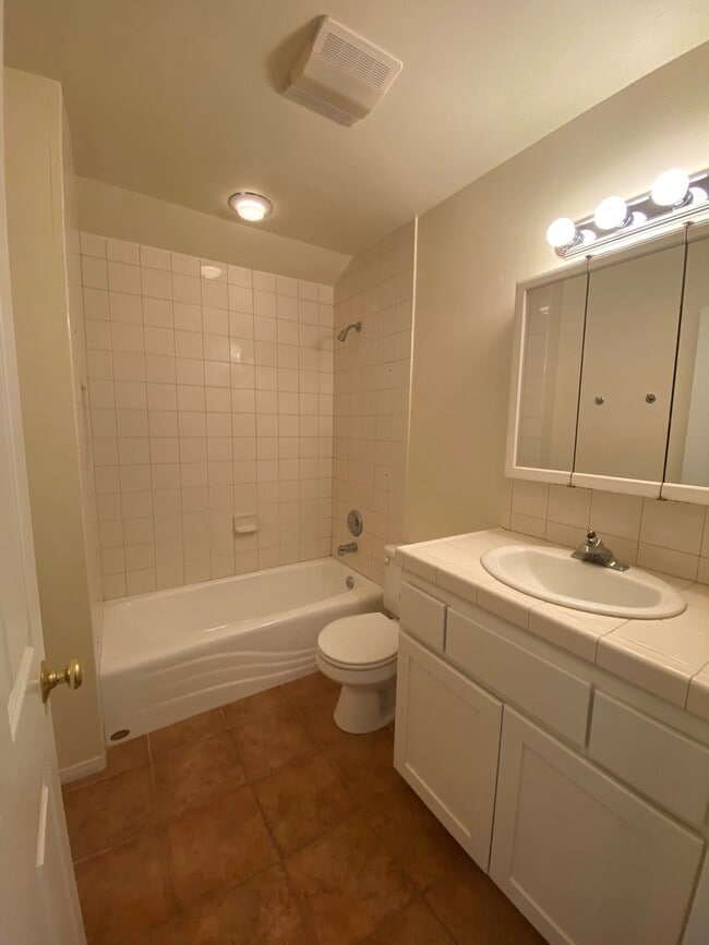 Building Photo - Santa Barbara - Cute two bedroom, one bath upstairs home near Cottage Hospital.