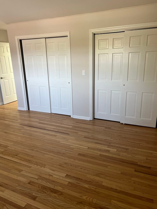 Building Photo - 161 N Gates Ave