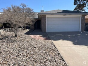 Building Photo - Beautiful Eastside Duplex