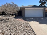 Building Photo - Beautiful Eastside Duplex