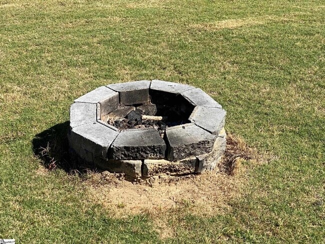 Building Photo - 105 Highland Sta Dr