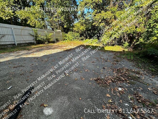 Building Photo - 810 S Fred Shuttlesworth Cir