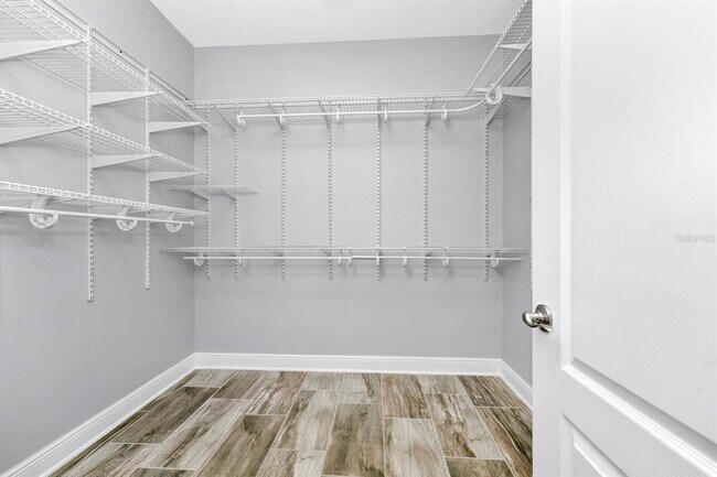 Building Photo - 915 Fountain Coin Loop