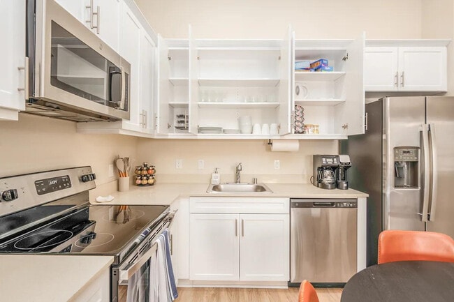 Building Photo - 4384 Iowa St