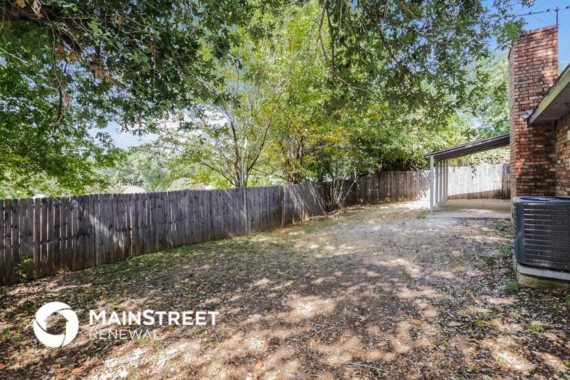 Building Photo - 6515 Forestview Dr
