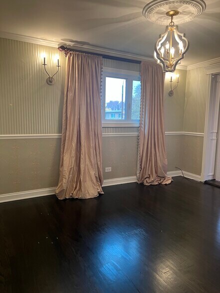 Building Photo - 9121 Niles Center Rd