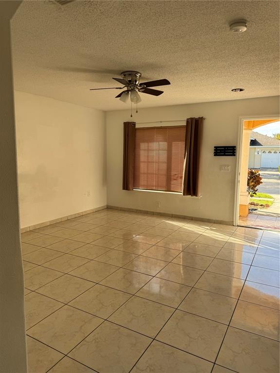 Building Photo - 1349 Ivy Meadow Dr