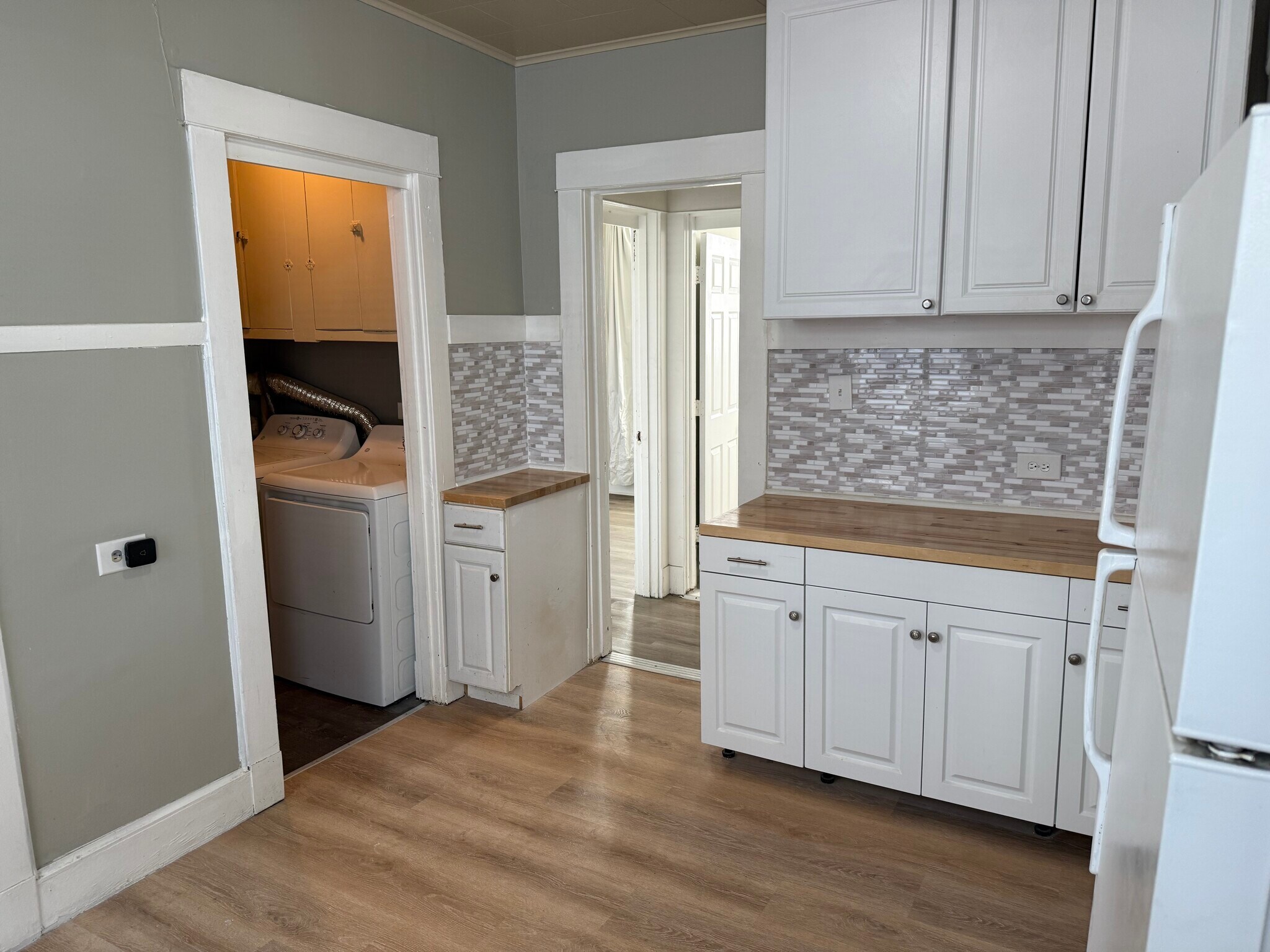 Building Photo - 813 Campbell Ave