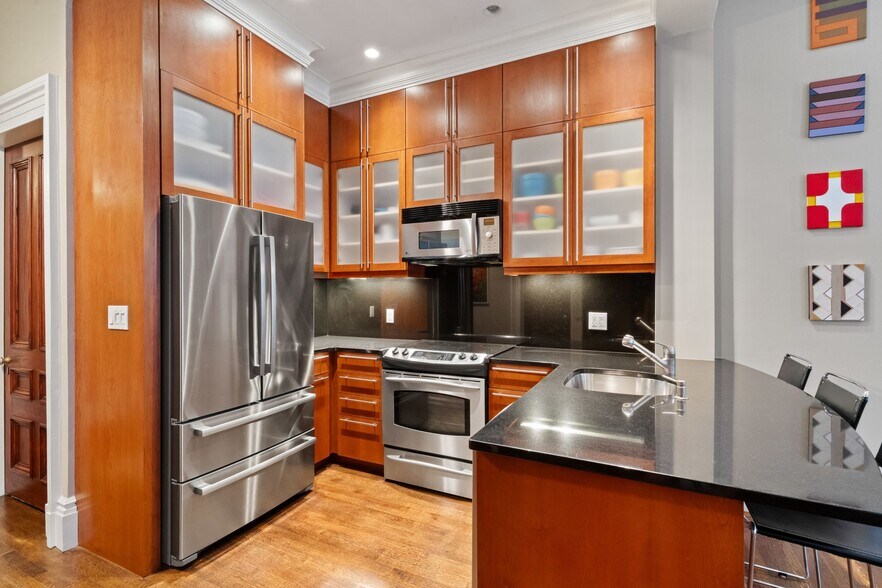 Building Photo - 128 Marlborough St