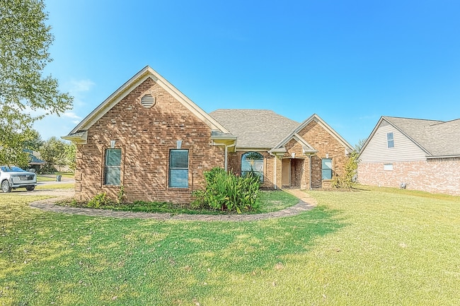 Primary Photo - 135 Clear Springs Dr