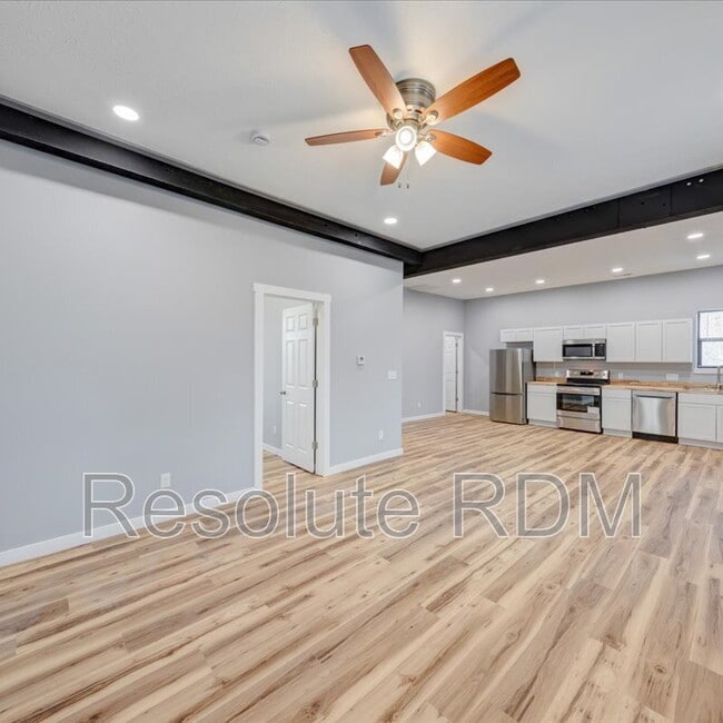 Building Photo - 804 N Locke St