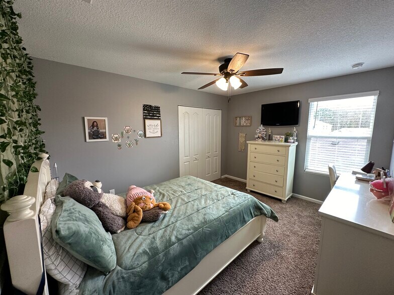 Building Photo - 150 Logrono Ct